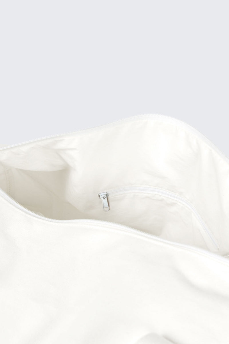 BeastAthleisureClubCrestDuffleBag_02_8d152804-8770-45e4-b838-a54e19967c10.jpg