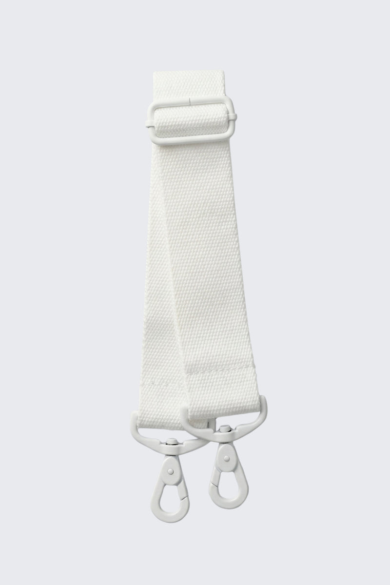 BeastAthleisureClubCrestDuffleBag_Straps_04.jpg