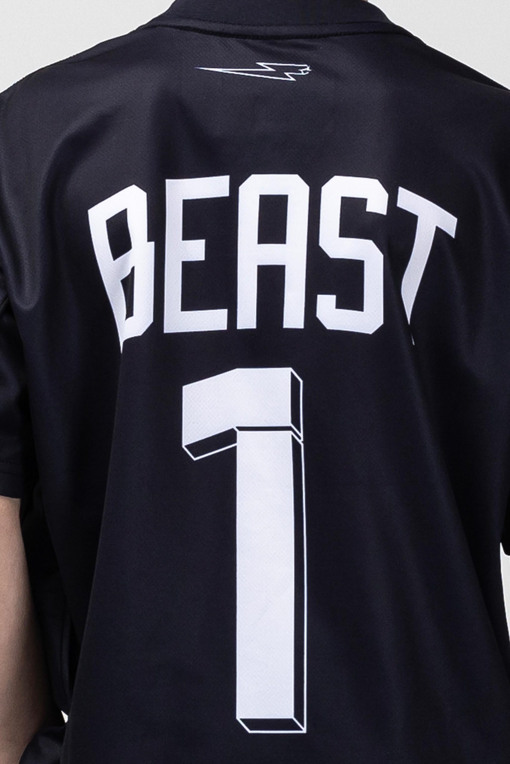 MB0223-BLKKidsTEAMBEAST_0001_20Q4MrBeast.StoreKids2024-3copy2-1.jpg