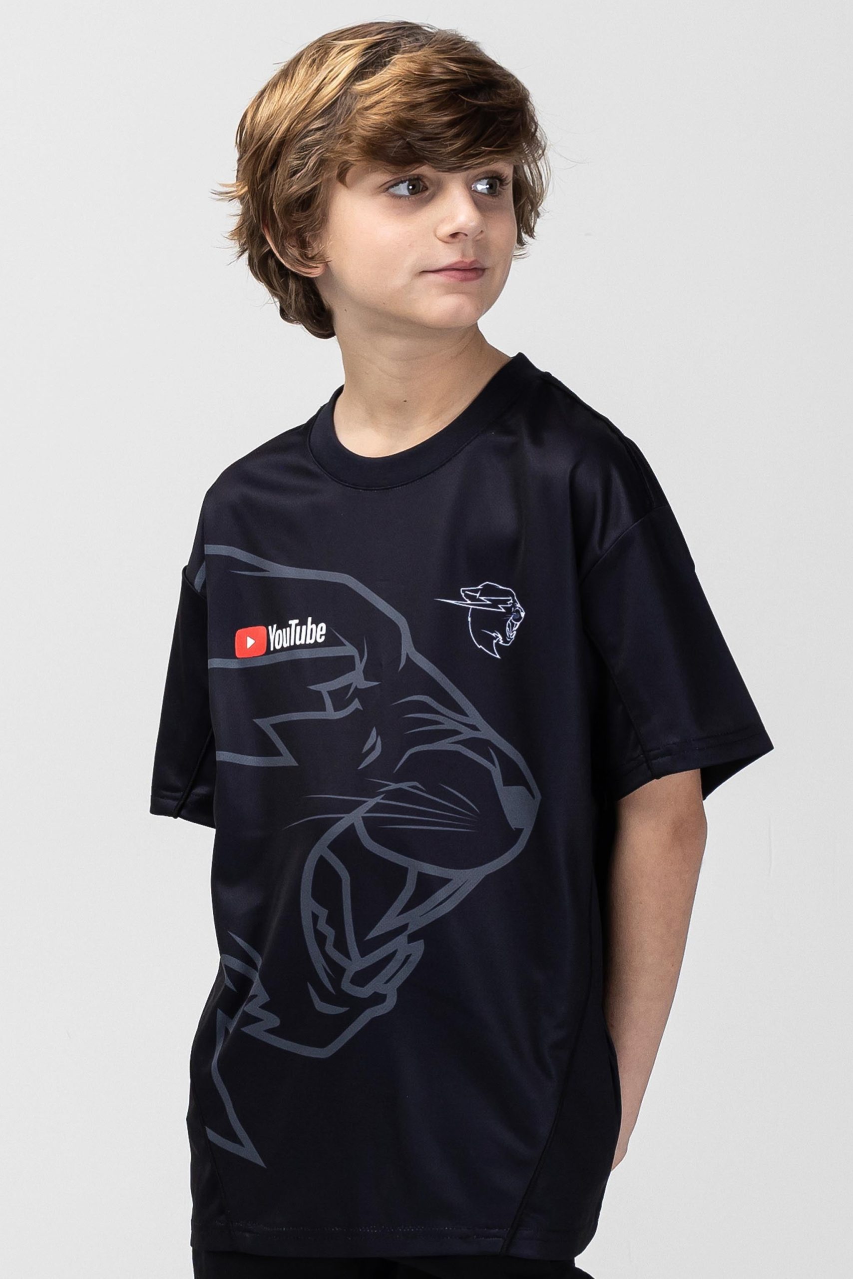 MB0223-BLKKidsTEAMBEAST_0004_12Q4MrBeast.StoreKids2024-3copy-1.jpg