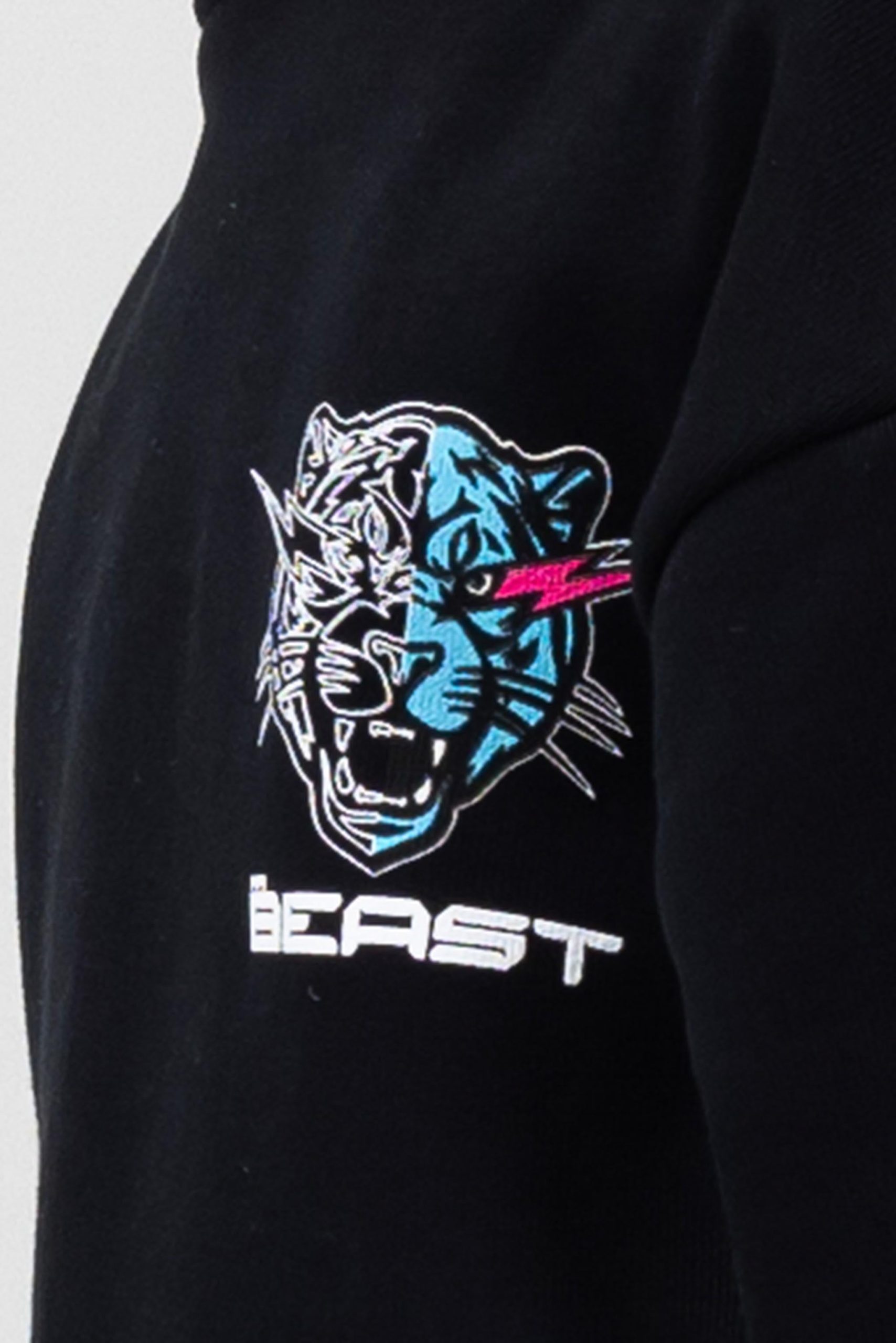 MB0232-BLK_0010_426Q4MrBeast.StoreKids2024copy2-1.jpg