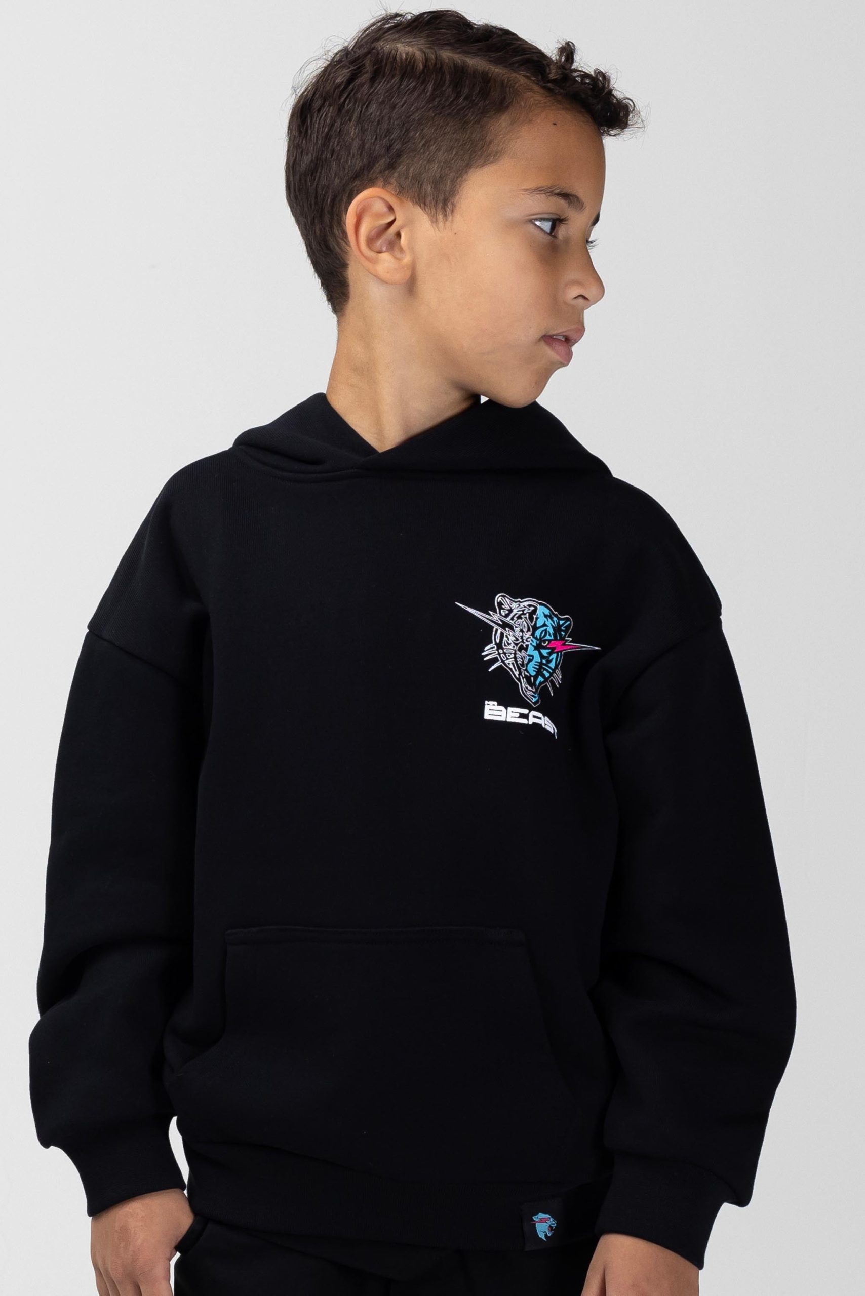 MB0232-BLK_0013_424Q4MrBeast.StoreKids2024copy-1.jpg