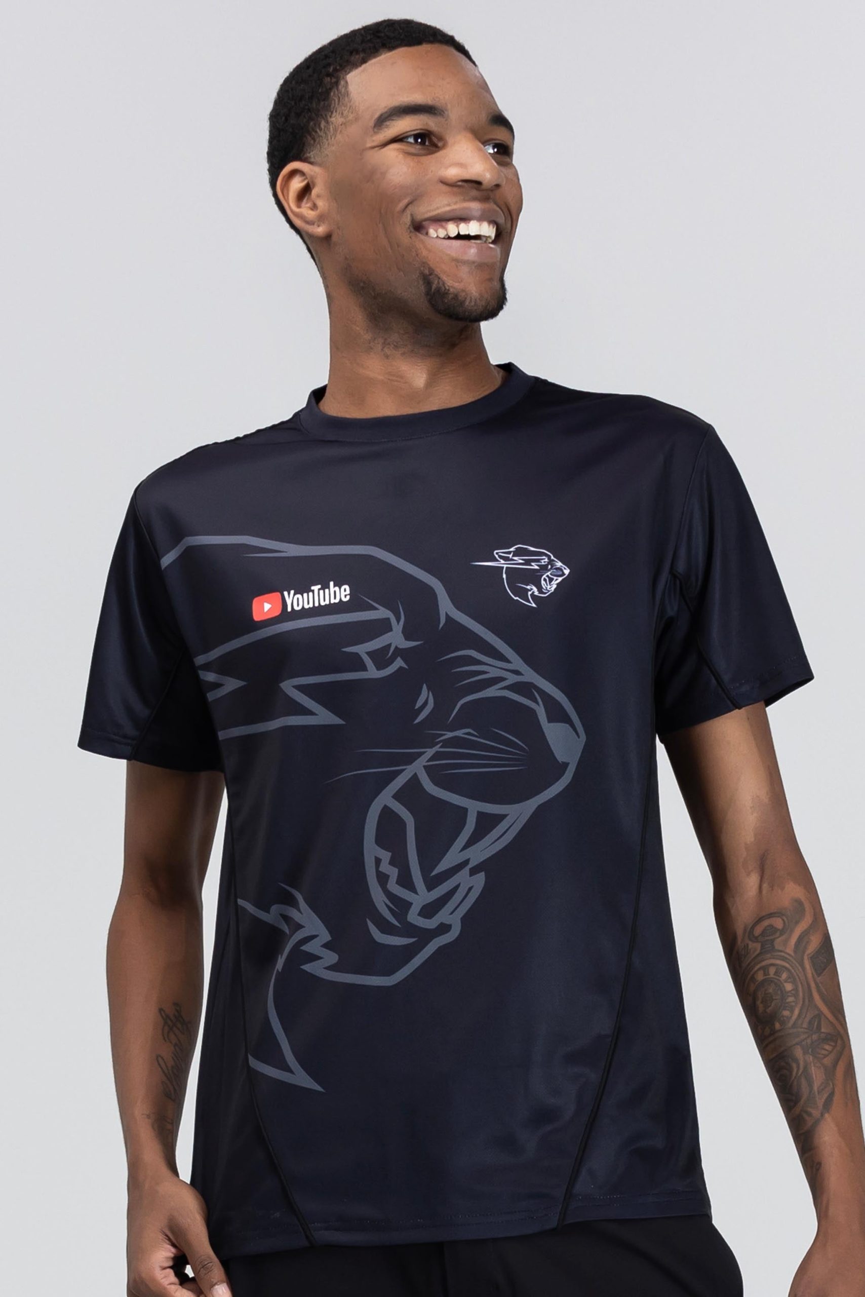 MB0240-BLKADULTBEAST_1TEAMJERSEY_0003_Model12-13Q42024-167copy-1.jpg