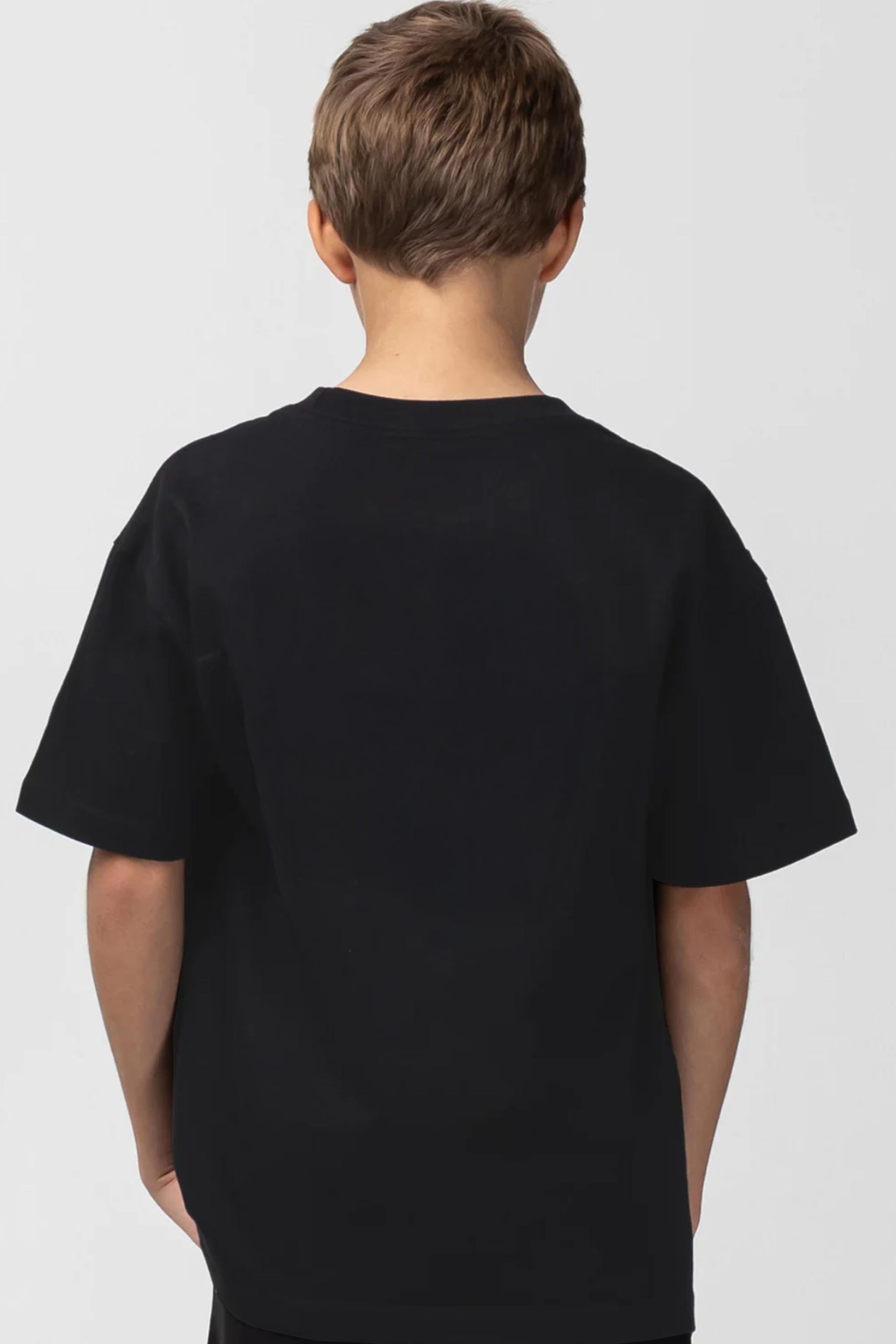 MB0287-BLK_0001_Youth-Dripper-Tee-black-back-Model-1.jpg