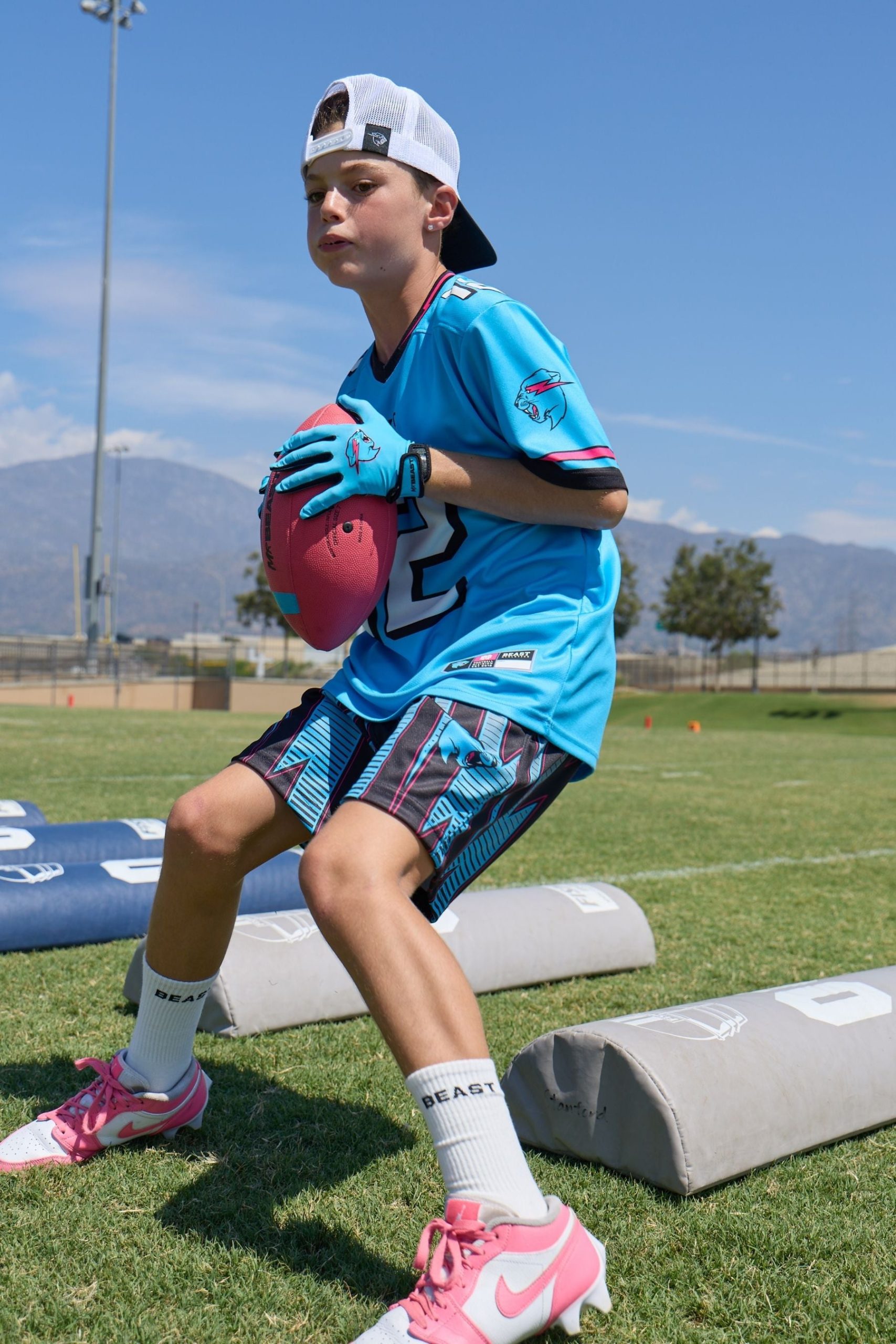 MB0543_BEASTBOLTALLOVERSHORTS_MODEL-1.jpg